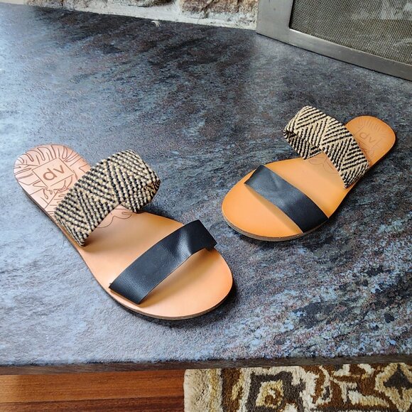 DV by Dolce Vita Daedra Woven Stretch Two Band Slide Sandals Size 9 - Picture 9 of 11